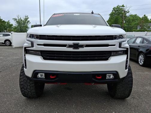 Iridescent Pearl Tricoat 2020 Chevrolet Silverado 1500 RST