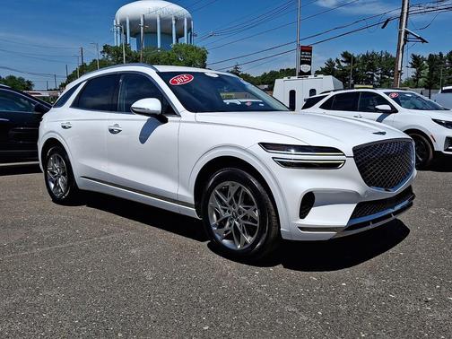 Alta White 2025 Genesis GV70 2.5T AWD