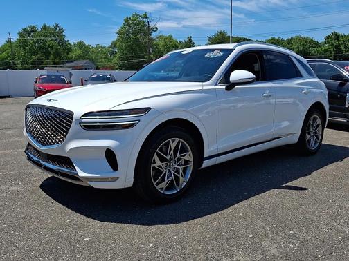 Alta White 2025 Genesis GV70 2.5T AWD