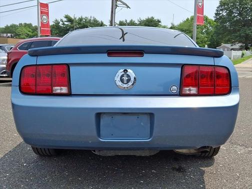 2008 Ford Mustang Deluxe