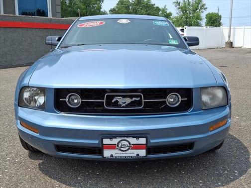 2008 Ford Mustang Deluxe