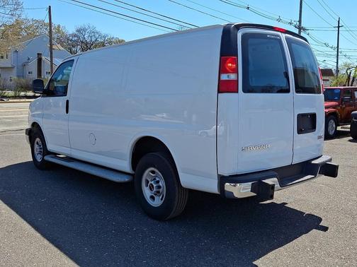 2024 GMC Savana 2500 Work Van