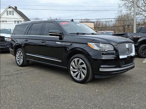 Infinite Black Metallic Clearcoat 2022 Lincoln Navigator Reserve
