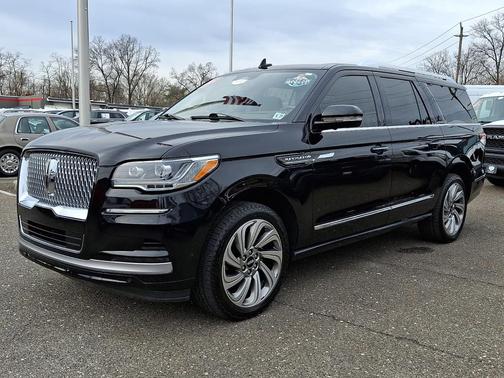 Infinite Black Metallic Clearcoat 2022 Lincoln Navigator Reserve