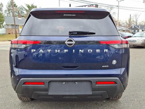 2022 Nissan Pathfinder S 4WD