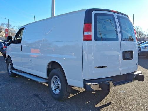 2024 Chevrolet Express 2500 RWD 2500 Regular Wheelbase WT