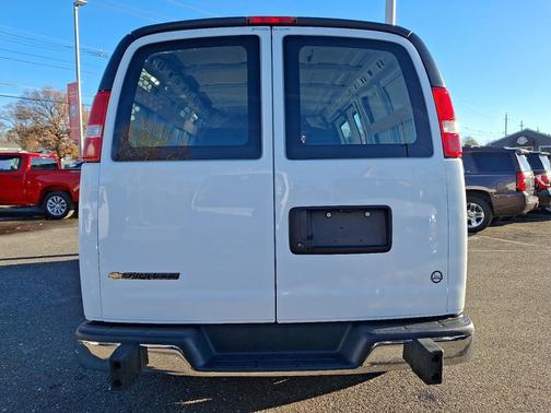 2024 Chevrolet Express 2500 RWD 2500 Regular Wheelbase WT