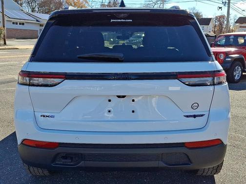 2022 Jeep Grand Cherokee 4xe Trailhawk