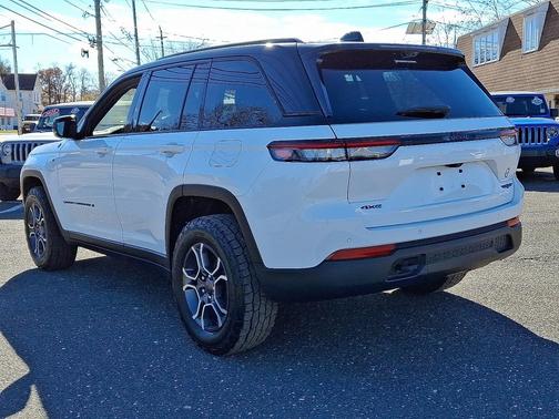 2022 Jeep Grand Cherokee 4xe Trailhawk