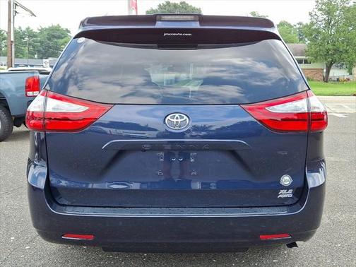 2019 Toyota Sienna XLE Premium