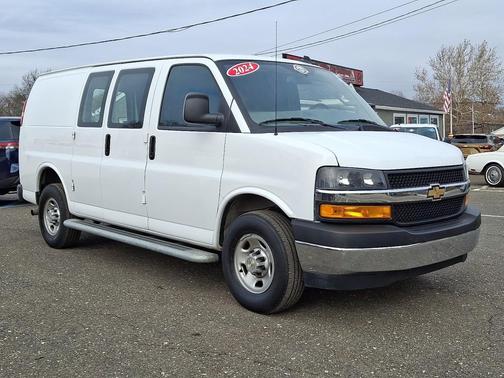2024 Chevrolet Express 2500 RWD 2500 Regular Wheelbase WT