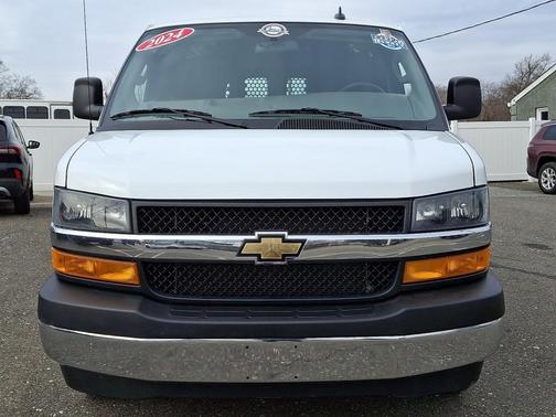 2024 Chevrolet Express 2500 RWD 2500 Regular Wheelbase WT