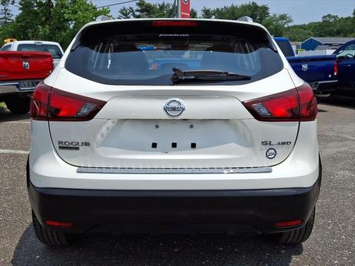2017 Nissan Rogue Sport SL