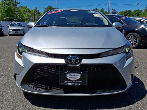 Classic Silver Metallic 2021 Toyota Corolla LE