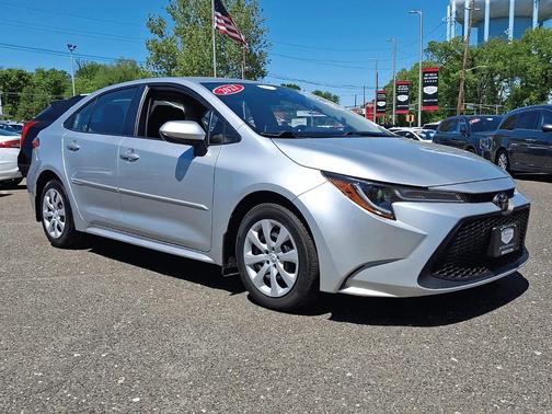 Classic Silver Metallic 2021 Toyota Corolla LE