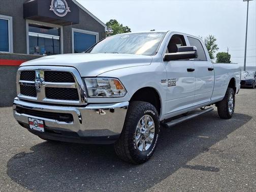 2017 RAM 2500 Tradesman Crew Cab 4x4 8' Box