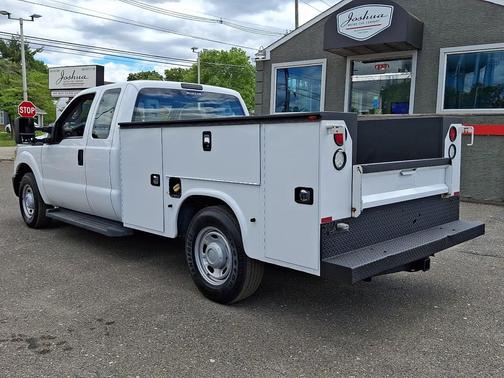 Oxford White 2016 Ford F-350 XL