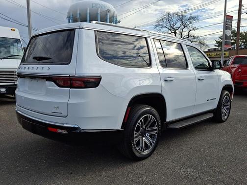 2024 Jeep Wagoneer Series II 4x2