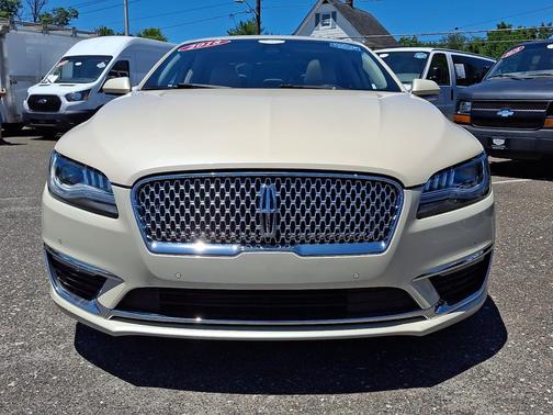 Ivory Pearl Metallic 2018 Lincoln MKZ Reserve I