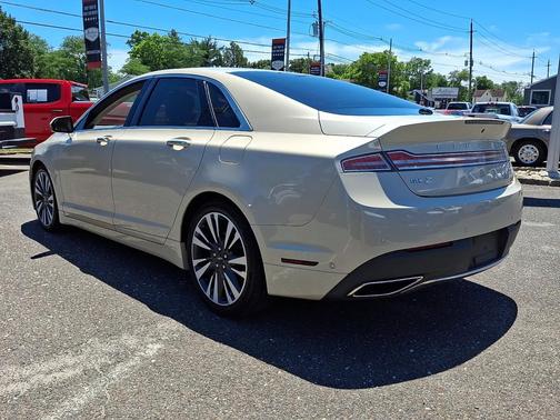 Ivory Pearl Metallic 2018 Lincoln MKZ Reserve I