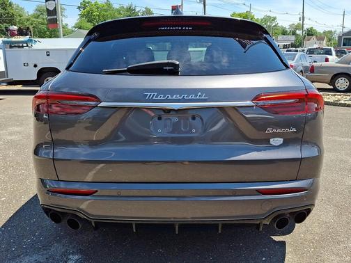 Grigio Lava Metallic 2024 Maserati Grecale GT