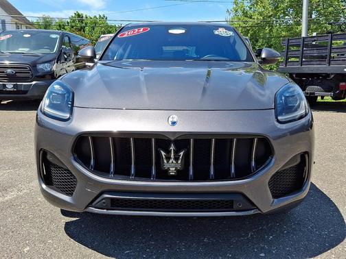 Grigio Lava Metallic 2024 Maserati Grecale GT