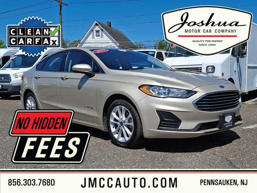 White Gold Metallic 2019 Ford Fusion Hybrid SE