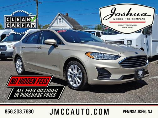 White Gold Metallic 2019 Ford Fusion Hybrid SE