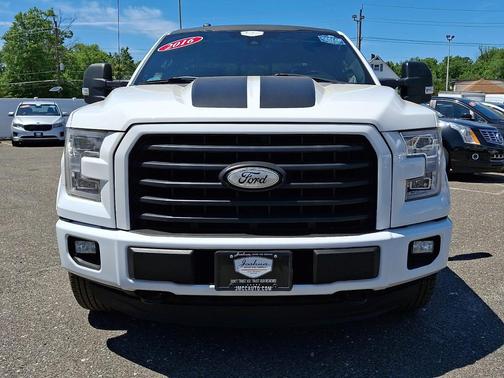 Oxford White 2016 Ford F-150 Lariat