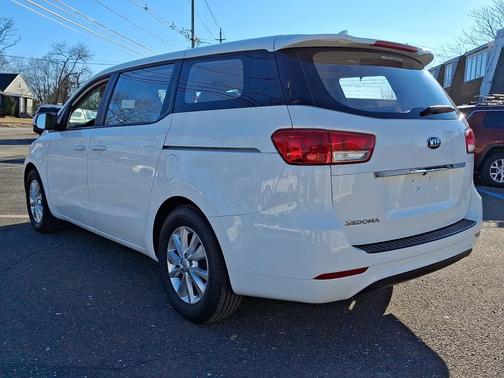 2018 Kia Sedona L