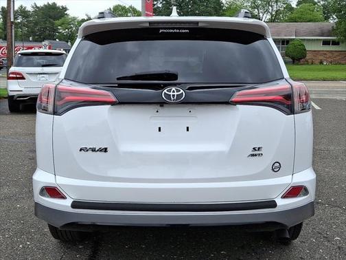 2018 Toyota RAV4 SE
