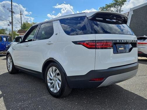2024 Land Rover Discovery P300 S