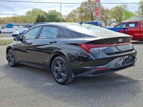 2023 Hyundai ELANTRA HEV Blue