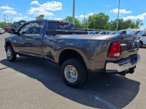 Granite Crystal Metallic Clearcoat 2016 RAM 3500 Tradesman