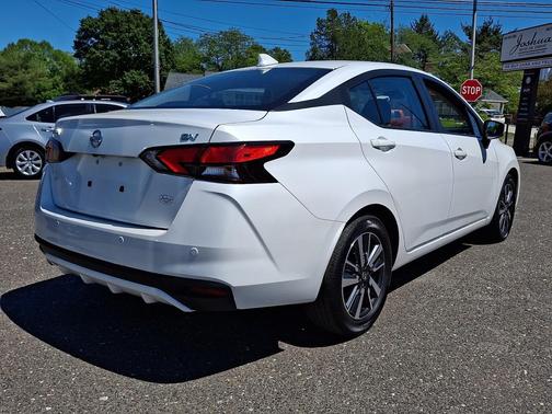 Aspen White Tricoat 2022 Nissan Versa 1.6 SV