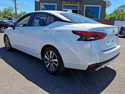 Aspen White Tricoat 2022 Nissan Versa 1.6 SV