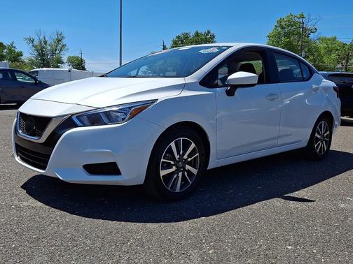 Aspen White Tricoat 2022 Nissan Versa 1.6 SV