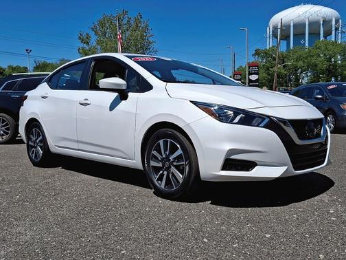 Aspen White Tricoat 2022 Nissan Versa 1.6 SV