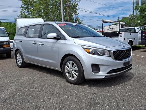 Silky Silver 2018 Kia Sedona L