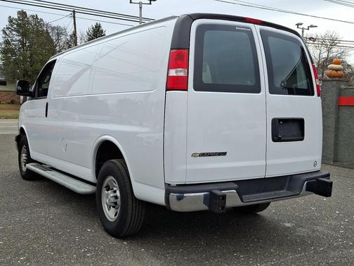 2024 Chevrolet Express 2500 RWD 2500 Regular Wheelbase WT