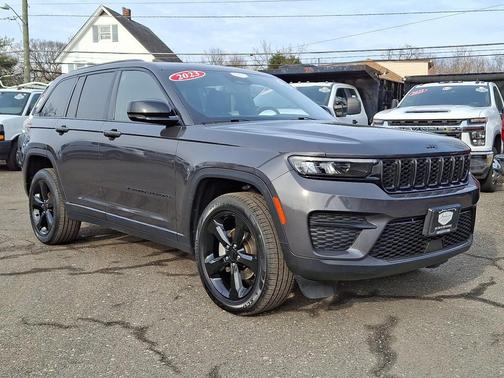 2023 Jeep Grand Cherokee Altitude
