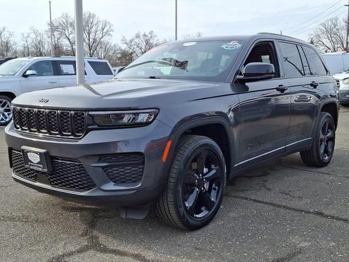 2023 Jeep Grand Cherokee Altitude