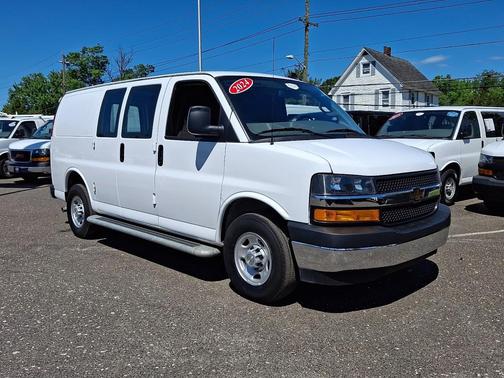 Summit White 2024 Chevrolet Express 2500 LT