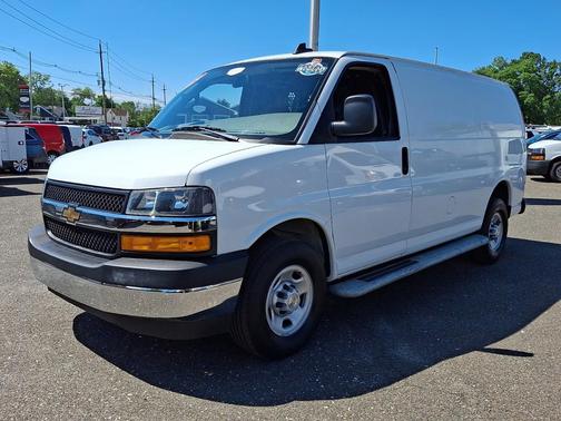 Summit White 2024 Chevrolet Express 2500 LT