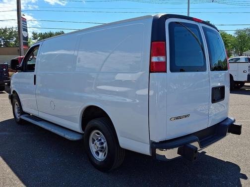 Summit White 2024 Chevrolet Express 2500 LT