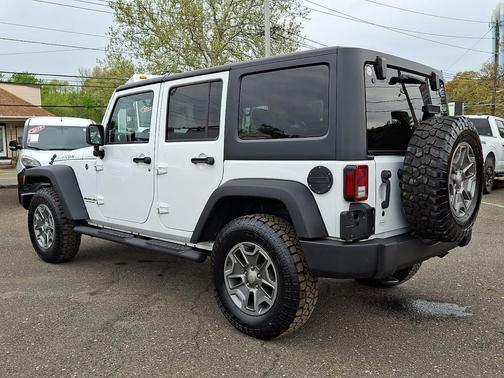Bright White Clearcoat 2017 Jeep Wrangler Unlimited Rubicon