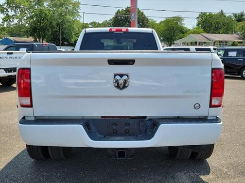 2018 RAM 3500 Tradesman Crew Cab 4x4 8' Box