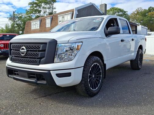 2022 Nissan Titan S