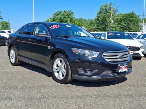 2017 Ford Taurus SE