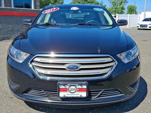 2017 Ford Taurus SE